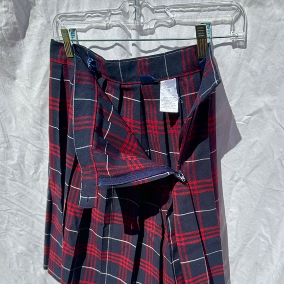 Red, Black and White Box Pleated Mini Skirt with Zipper 100% Cotton - Picture 2 of 3